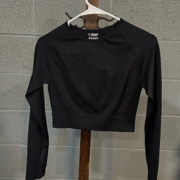 none Tops - Stylish Black Long Sleeve Crop Top